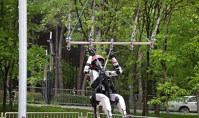 Türkiye'nin Nüfusa Kayıtlı İlk İnsansı Robotu Canik Macera Parkı'nda