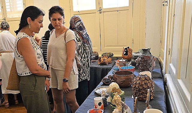 Bornova'da çamura şekil veren kursiyerlerden mitolojik esinti