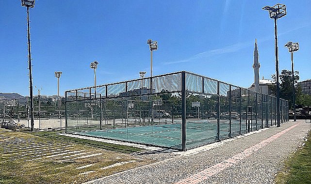 Bostanlı Sahili'ne yeni padel kortları geliyor