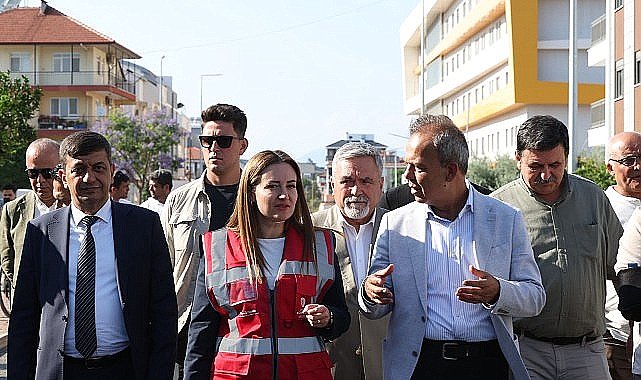Döşemealtı Yeniköy'de altyapısı tamamlanan yollar asfaltlanıyor