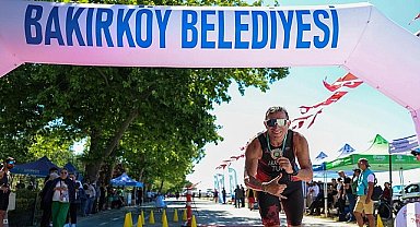 Florya Sahili'nde Nefes Kesen Triatlon Heyecanı