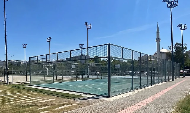 İzmir Bostanlı Sahili'ne yeni padel kortlar geliyor