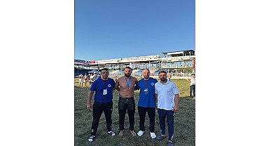 Kağıtspor, Bükreş'te minderi salladı