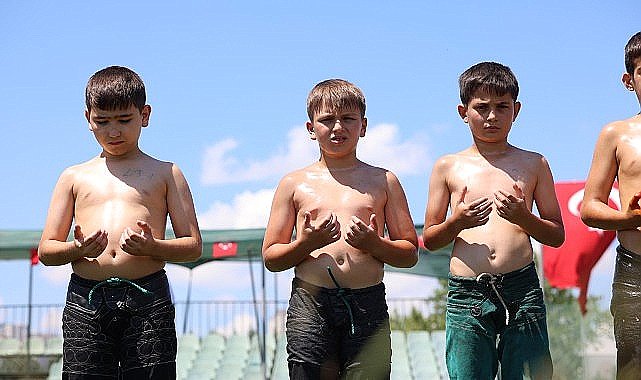 Kocaeli'de pehlivanlar er meydanına çıktı