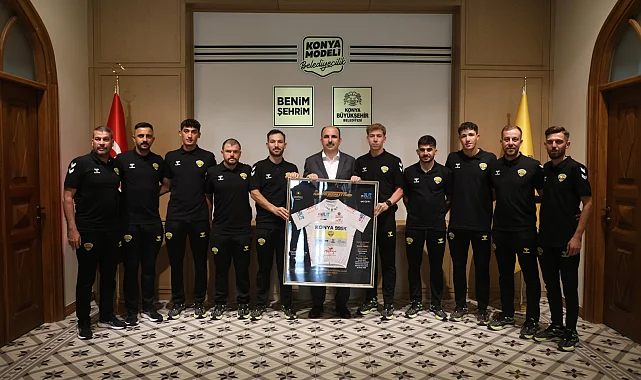 Konya Bisiklet Takımı Başkan Altay'ı ziyaret etti