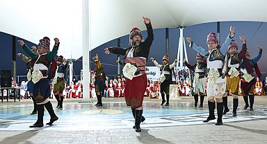 Sakarya Bayraktepe'de Maarif Halk Dansları Şenliği büyük ilgi