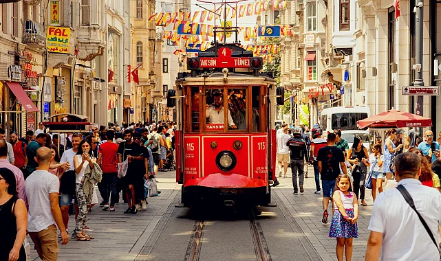 2025'te 2,4 milyon kişi iller arasında göç etti... İstanbul en fazla göç alan ve veren il oldu