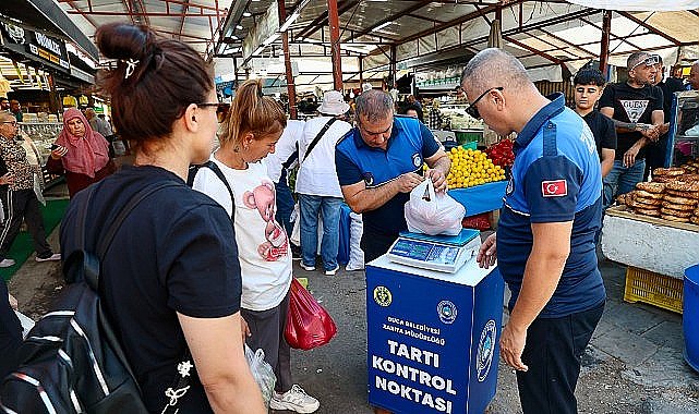 Buca'nın pazarlarında güvenli alışveriş dönemi
