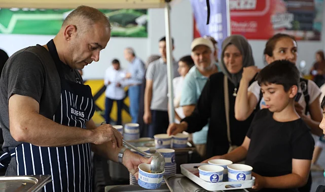 Bursa Büyükşehir ikramlara Gürsu'da devam etti