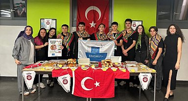 Bursa'da Yıldırım Ticaret MTAL, öğrencileri geleceğin mesleklerine hazırlıyor