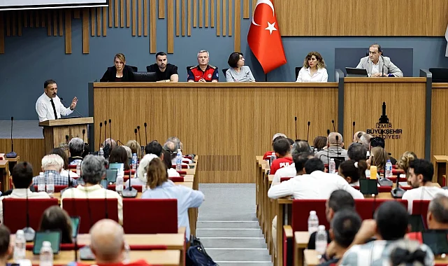 İzmir'de afetlere karşı dayanışma ağı güçleniyor