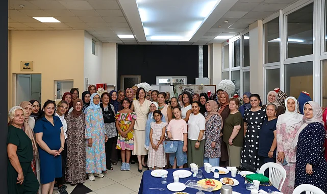 Karabağlar Belediyesi Tekstil Akademi'de mezuniyet gururu