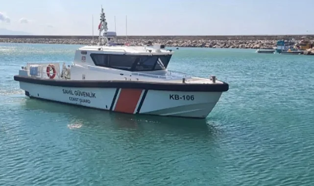 Keşan Yayla Sahili'nde bot faciası! 2 kişi aranıyor