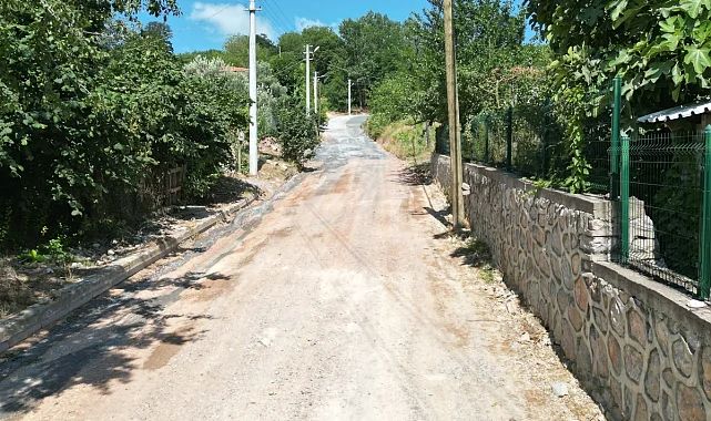Kocaeli İzmit'te kırsal mahalleye modern beton yol
