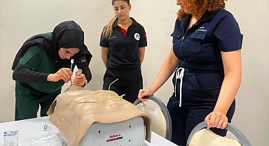 Sağlık personeline CPR eğitimi