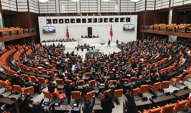 TBMM'de öğrenci affı teklifinde ilk 13 madde kabul edildi... Akademik sahteciliğe ağır yaptırım