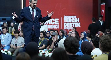 Bakan Tekin üniversite adaylarıyla tecrübe paylaştı