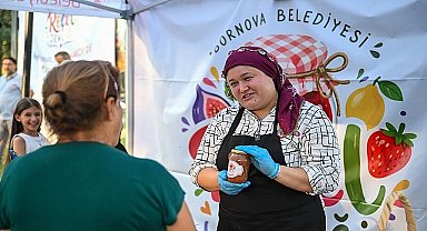 Bornova'da doğal lezzetler halkla buluşuyor