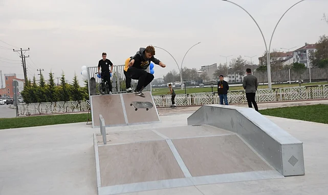 Bursa'da İnegöllü gençlere yeni kaykay park