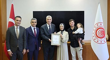 Elektronik A.TR sistemi devrede... İlk ihracatı kadın girişimci gerçekleştirdi