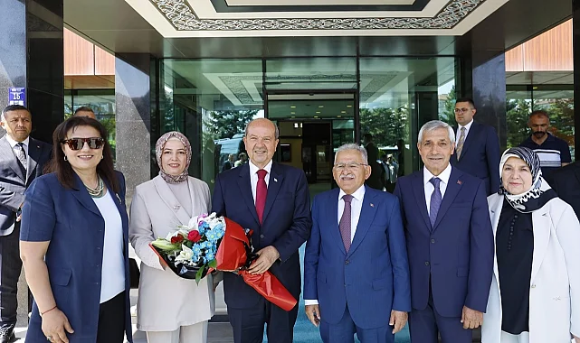 Ersin Tatar'dan Başkan Büyükkılıç'a hizmet övgüsü