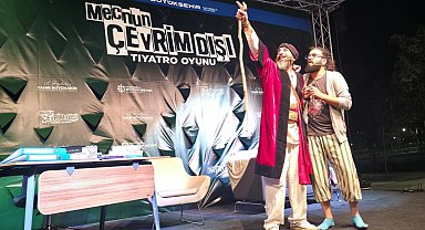 Gebze Kütüphanesi, "Mecnun Çevrim Dışı" ile renklendi