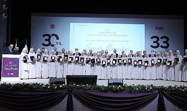 İhya Vakfı'nın 30. Yılında 33 Hafız İcazetlerini Aldı