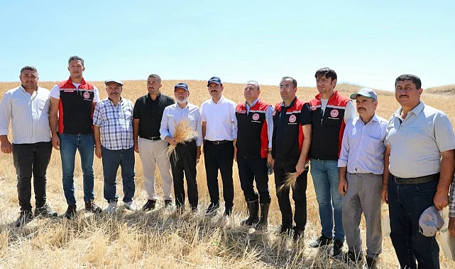 Kayseri Kocasinan'da tarım buluşması hasatla açıldı