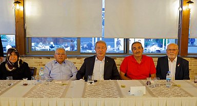 Kayseri protokolü şehit aileleriye buluştu