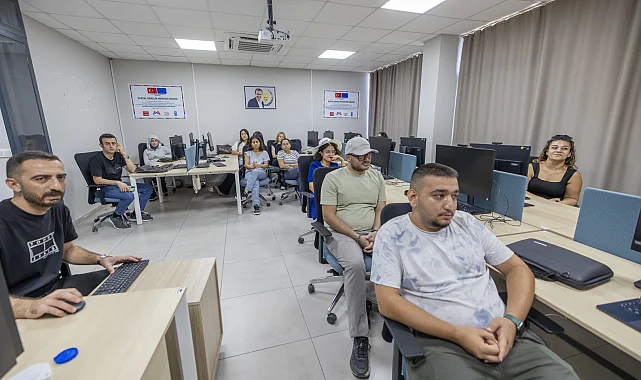 Mersin'de gençlere yazılım eğitimi