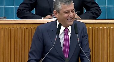Özgür Özel'in dili sürçtü! İlk günün günahı olmaz