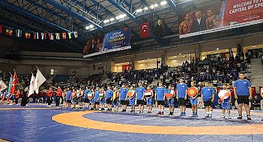 Uluslararası Güreş Turnuvası'na Türk sporcular damga vurdu