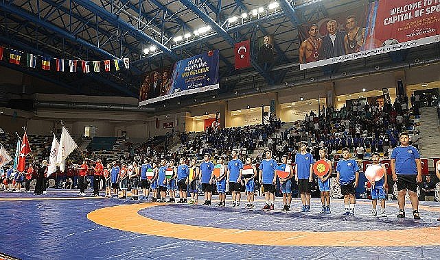 Uluslararası Güreş Turnuvası'na Türk sporcular damga vurdu