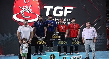 Uluslararası Güreş Turnuvası'nda ilk gün tamamlandı
