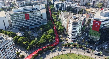 9 Eylül ruhu İzmir sokaklarında