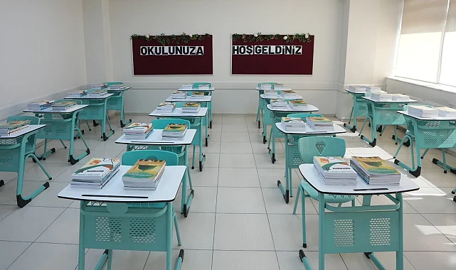 Ders kitapları dağıtılmaya başlandı