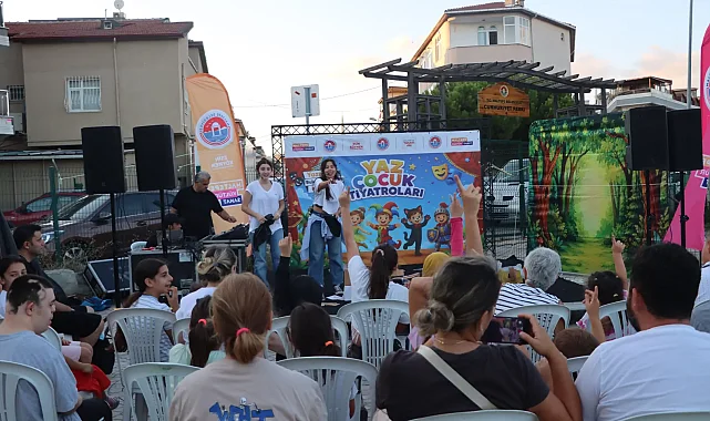İstanbul Maltepe'de açık hava çocuk tiyatrosunda yaz finali gerçekleşti