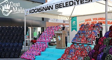Kayseri Kocasinan'ın Dost Market'i kırtasiye desteği sundu