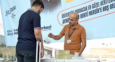 Mersin otogarında üniversitelilere karşılama